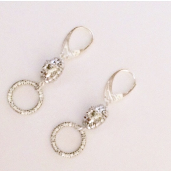 Silver Lion earrings - Picture 2 of 3